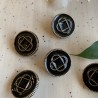 Пуговицы золотистые с черной эмалью и графическим рисунком, пуговицы на ножке