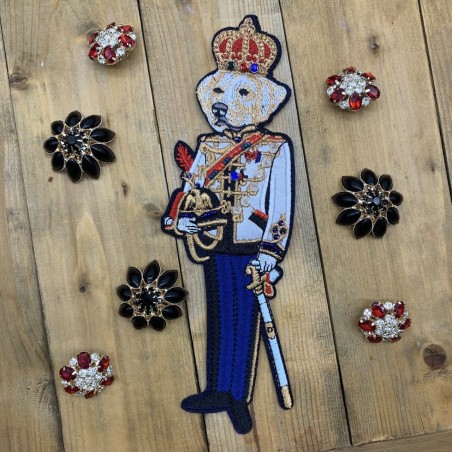 Нашивка текстильная собака в военной форме со стразами