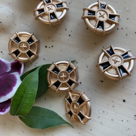 Пуговицы из лёгкого металла золотистые матовые 23 мм