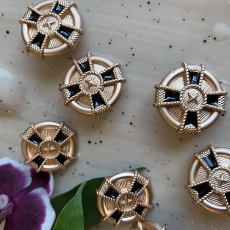 Пуговицы из лёгкого металла золотистые матовые 23 мм