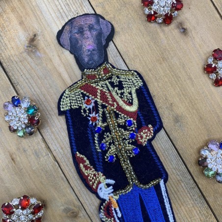 Нашивка текстильная собака в военной форме со стразами