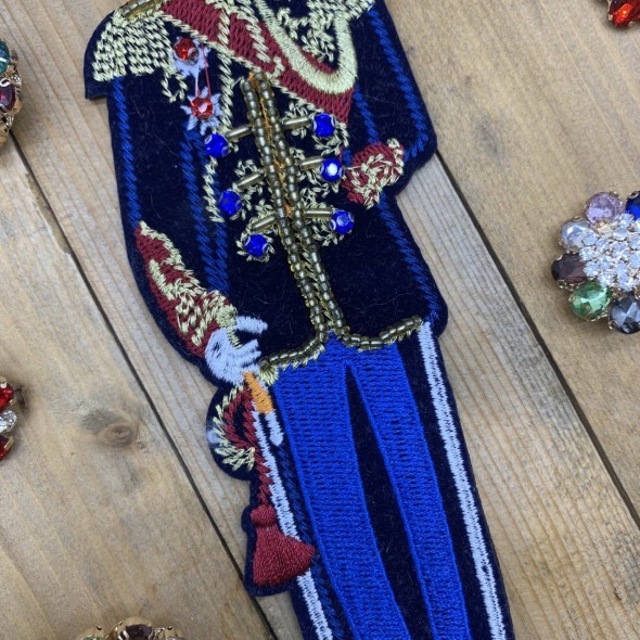 Нашивка текстильная собака в военной форме со стразами