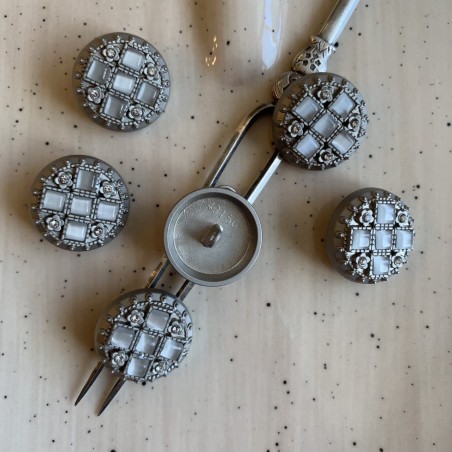 Пуговицы из лёгкого металла цвета матового серебра с перламутровыми вставками,  25 мм