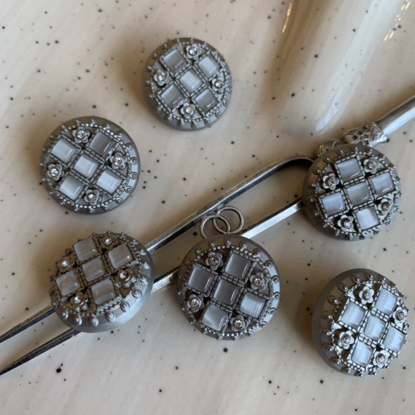 Пуговицы из лёгкого металла цвета матового серебра с перламутровыми вставками,  25 мм