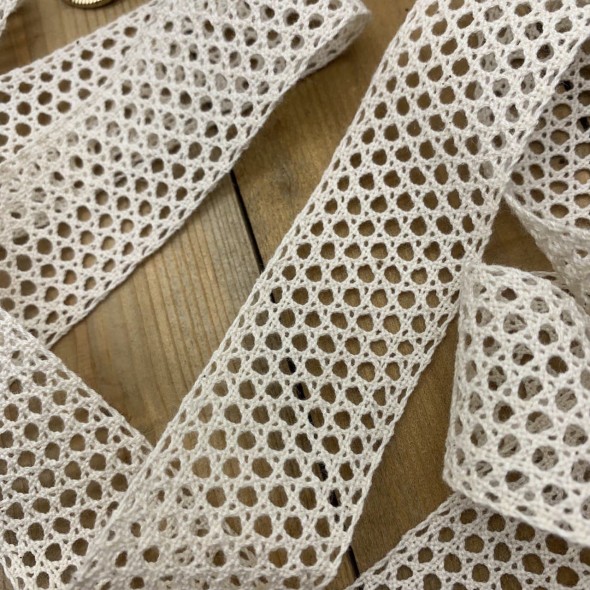 Кружево хлопковое ажурное молочное 32 мм
