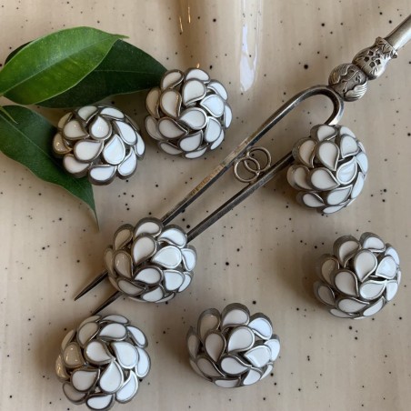 Пуговицы металлические серебристые со вставками белой эмали, 23 мм