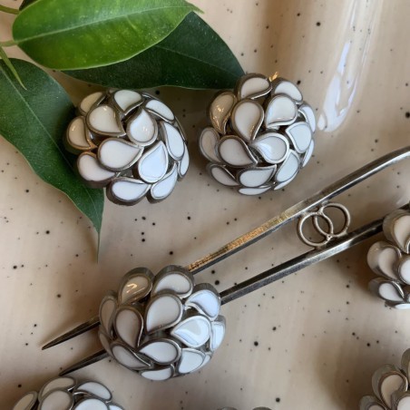 Пуговицы металлические серебристые со вставками белой эмали, 23 мм