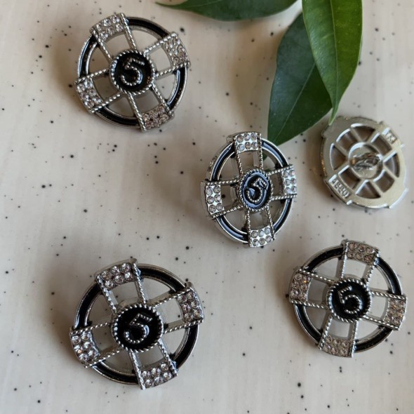Серебристые пуговицы с чёрной эмалью и мелкими стразами, 25 мм