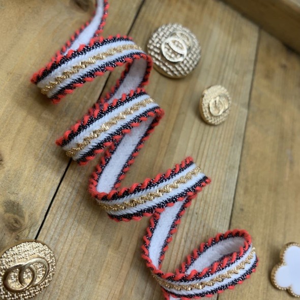 Тесьма декоративная текстильная с тонкой золотистой цепочкой