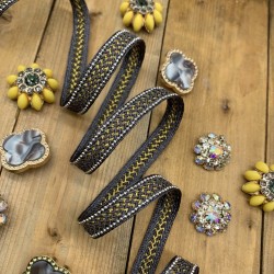 Тесьма декоративная плетёная серо-коричневого цвета с цепочкой мониль серебристого цвета