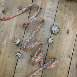 Тесьма косичка ярких цветов с золотистой витой цепочкой по краям