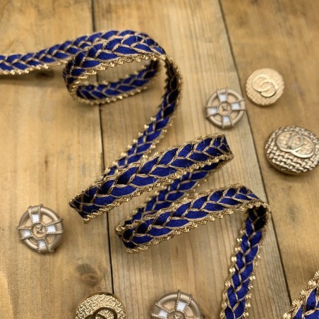 Тесьма косичка яркая синяя с золотистой витой цепочкой по краям