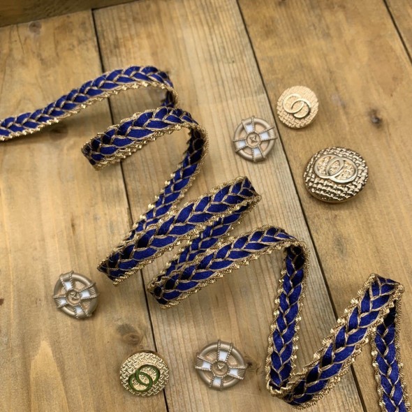 Тесьма косичка яркая синяя с золотистой витой цепочкой по краям