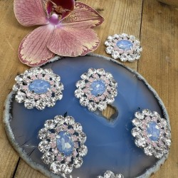 Овальные пуговицы со стразами ярко-голубого цвета