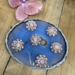 Пуговицы с матовыми светло-розовыми стразами в оправе из серебристого металла, 22 мм