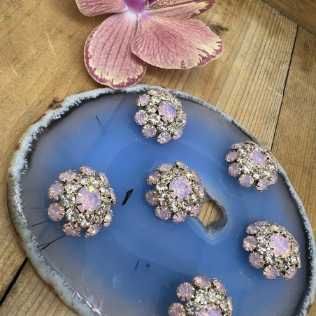 Пуговицы с матовыми светло-розовыми стразами в оправе из серебристого металла, 22 мм