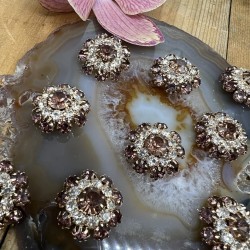 Пуговицы с брусничными стразами в оправе из серебристого металла, 22 мм