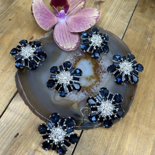 Пуговицы из серебристого металла с синими стразами 2