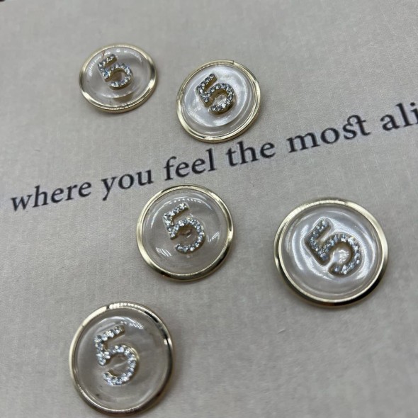 Прозрачные пуговицы с золотистой окантовкой и цифрой 5 со стразами, 30 мм