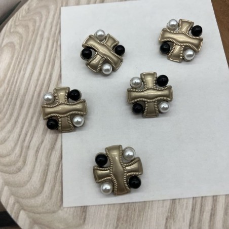 Пуговицы крестообразные с белыми и чёрными жемчужинами 25 мм