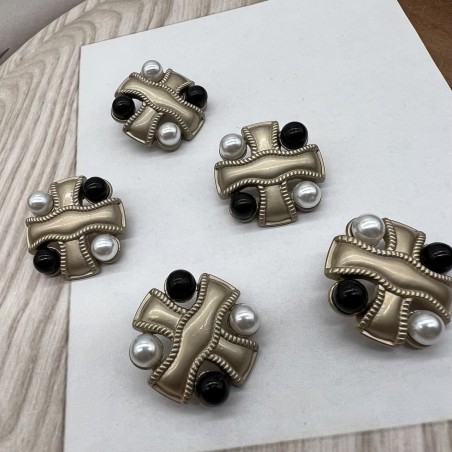 Пуговицы крестообразные с белыми и чёрными жемчужинами 25 мм