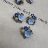 Пуговицы на ножке золотой метал, цветок и россыпь страз голубого цвета, 20 мм