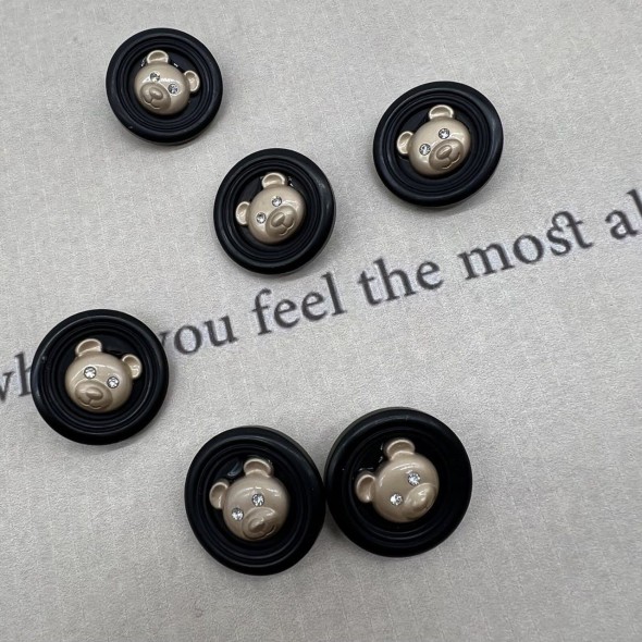 Пуговицы пластик на ножке чёрные с золотистыми мишками, 25 мм