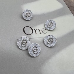 Пуговицы металлические белые с золотистыми кольцами, 18 мм