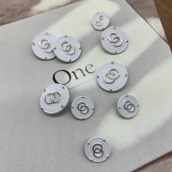 Пуговицы металлические белые с золотистыми кольцами, 18 мм