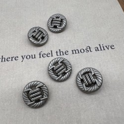 Пуговицы объемные с рифленой поверхностью, матовые серебряные на ножке, 25 мм