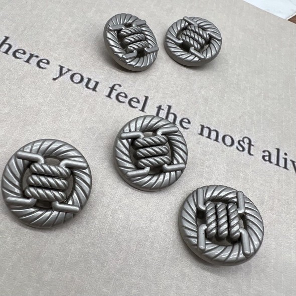 Пуговицы объемные с рифленой поверхностью, матовые серебряные на ножке, 25 мм