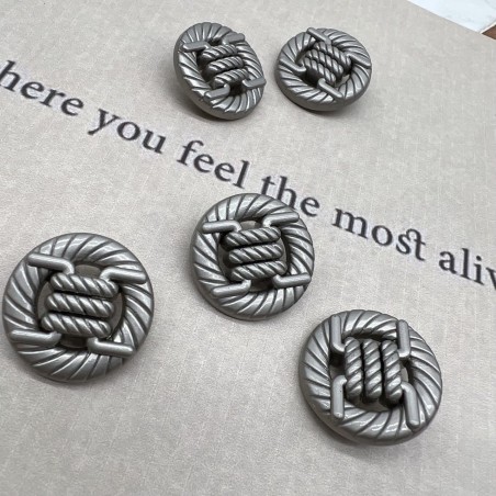 Пуговицы объемные с рифленой поверхностью, матовые серебряные на ножке, 25 мм