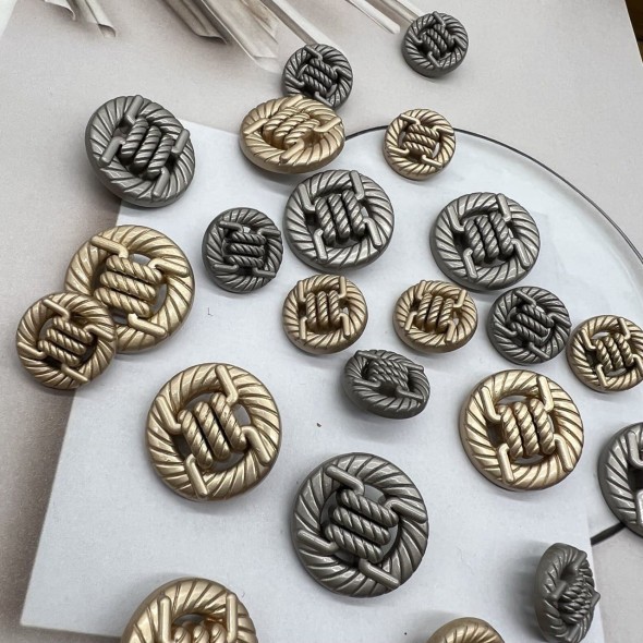 Пуговицы объемные с рифленой поверхностью, матовые серебряные на ножке, 25 мм