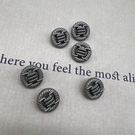 Пуговицы объемные с рифленой поверхностью, матовые серебряные на ножке, 18 мм
