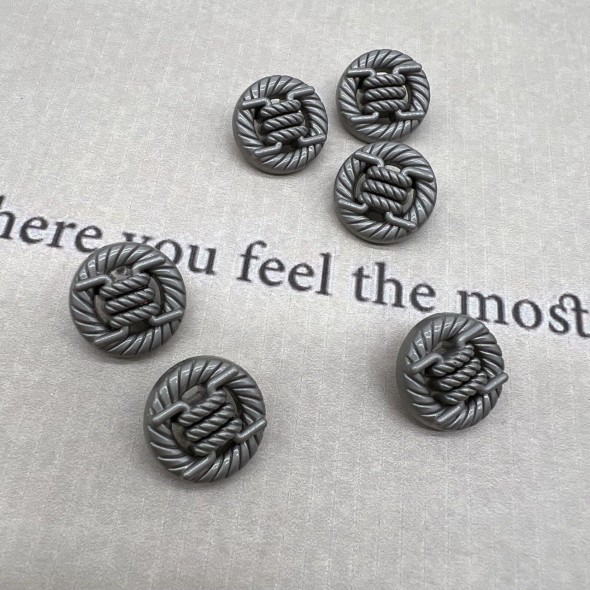 Пуговицы объемные с рифленой поверхностью, матовые серебряные на ножке, 18 мм