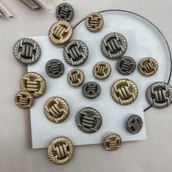 Пуговицы объемные с рифленой поверхностью, матовые серебряные на ножке, 18 мм