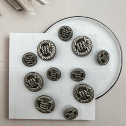 Пуговицы объемные с рифленой поверхностью, матовые серебряные на ножке, 18 мм