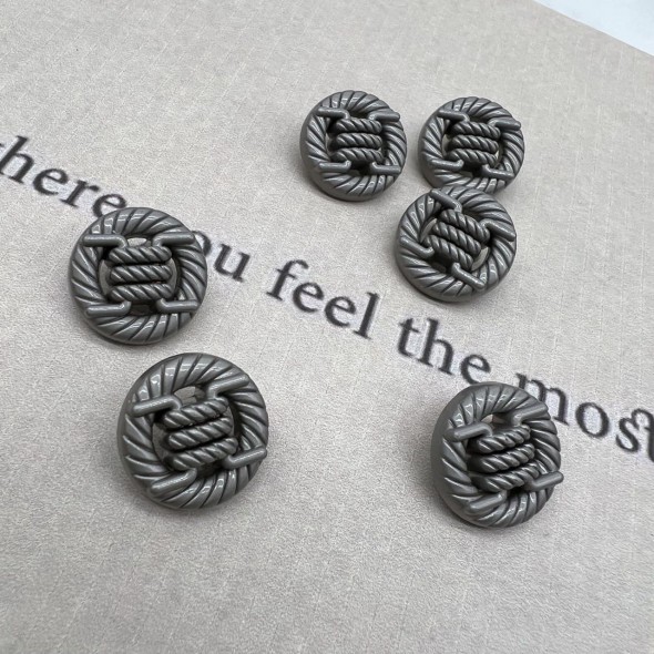 Пуговицы объемные с рифленой поверхностью, матовые серебряные на ножке, 18 мм