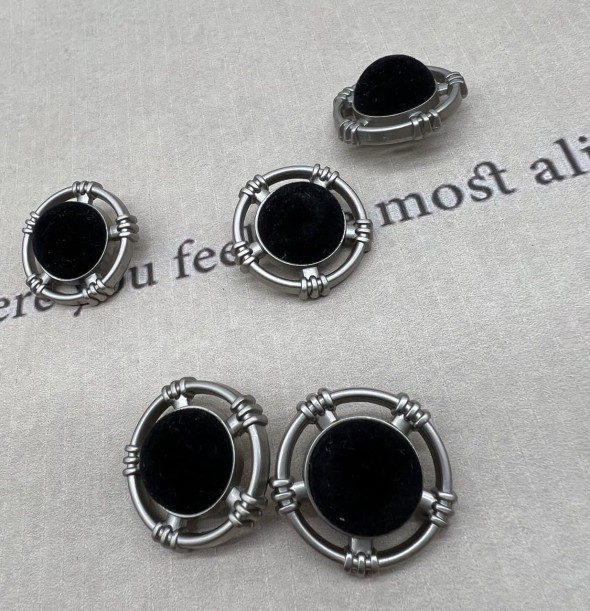 Пуговицы на ножке металл матовое серебро с бархатистой полусферой, 25 мм