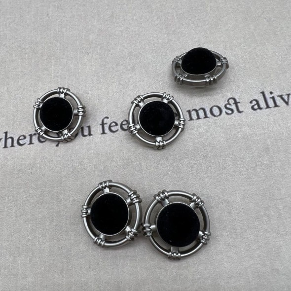 Пуговицы на ножке металл матовое серебро с бархатистой полусферой, 25 мм