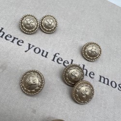 Пуговицы металл,легкие,матовое золото с бантиками, 18 мм