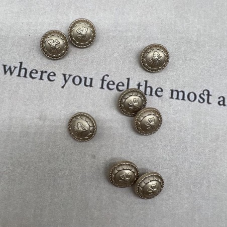 Пуговицы металл,легкие,матовое золото с бантиками, 18 мм