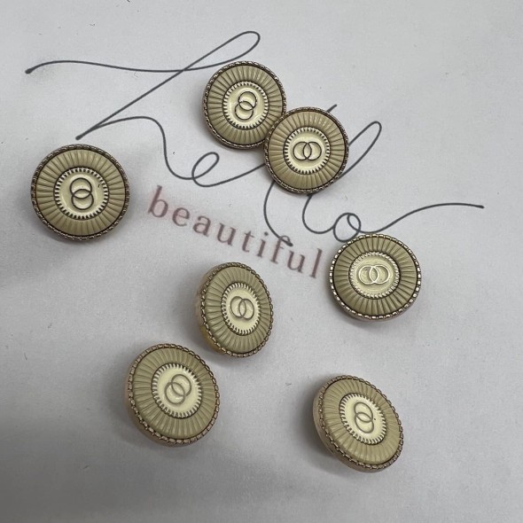 Пуговицы металлические золотистые с кремовой эмалью, 18 мм