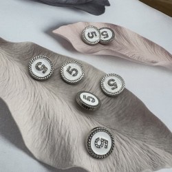 Пуговицы металлические серебристые с белой эмалью и цифрой 5, диаметр 18 мм