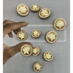 Пуговицы металлические золотистые матовые со звездой и мелкими стразами, 23 мм