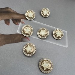 Пуговицы металлические золотистые матовые со звездой и мелкими стразами, 18 мм