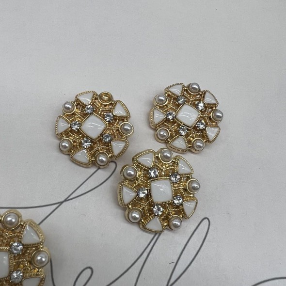 Пуговицы металлические золотистые в форме снежинки с молочными вставками, 25 мм