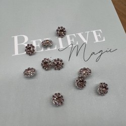 Пуговицы серебристый метал со стразами брусничного цвета, на ножке, 12 мм