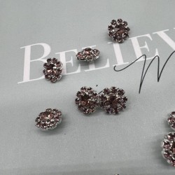 Пуговицы серебристый метал со стразами брусничного цвета, на ножке, 12 мм