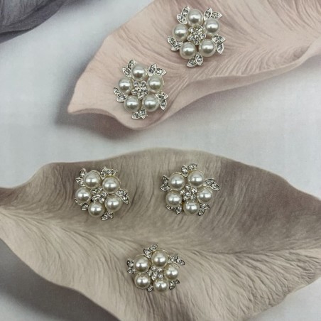 Пуговицы метал с жемчугом в виде цветов, на ножке, 23 мм